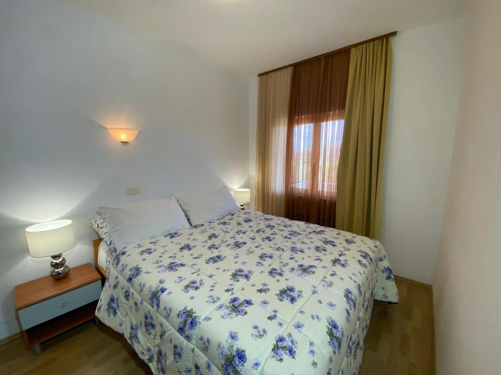 Apartments Aurelia Nova Vas  Exterior photo