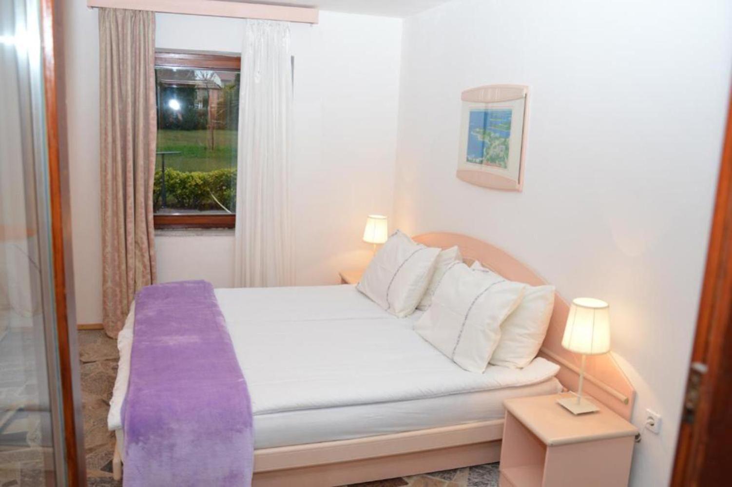 Apartments Aurelia Nova Vas  Exterior photo