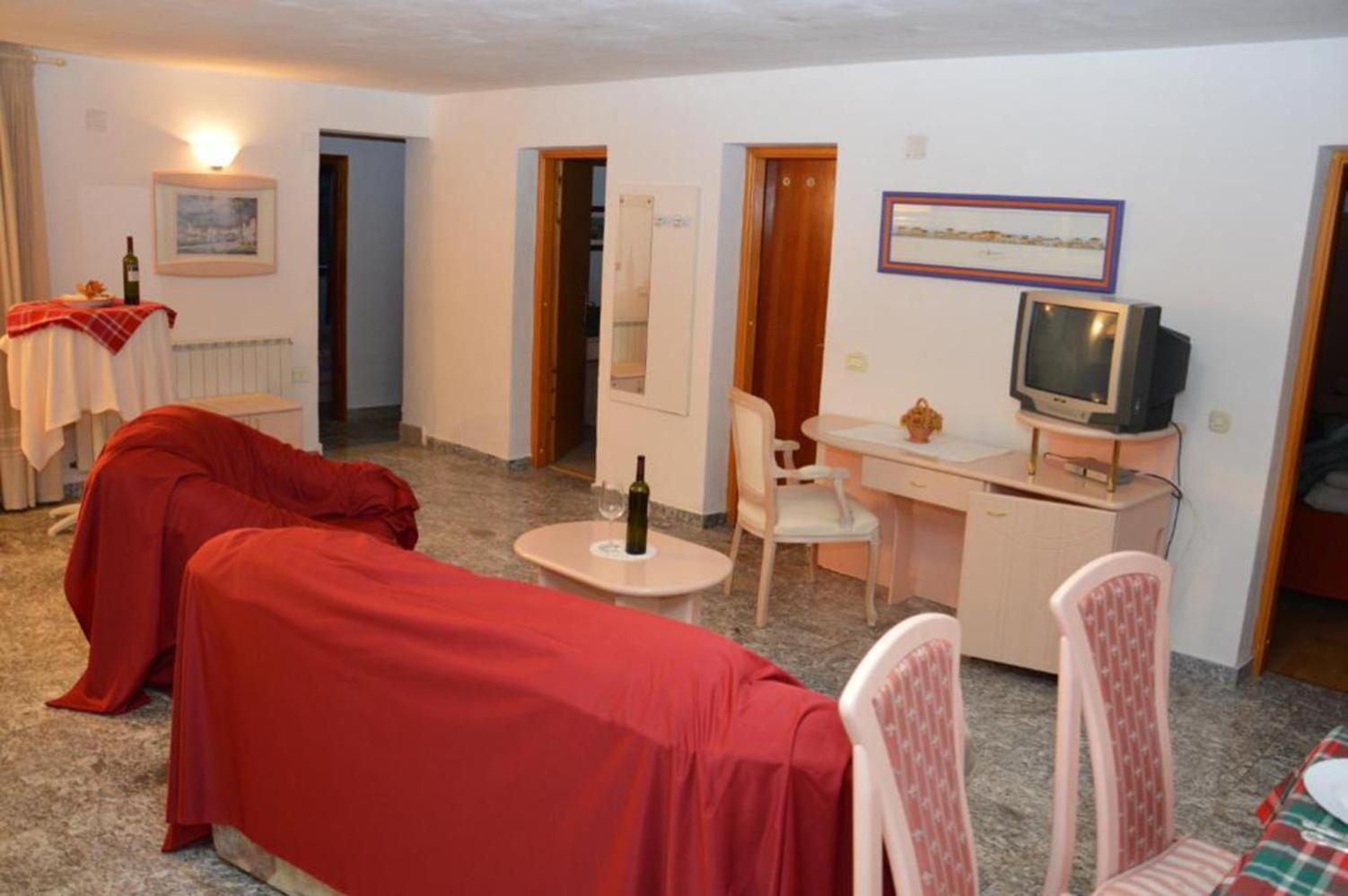 Apartments Aurelia Nova Vas  Exterior photo