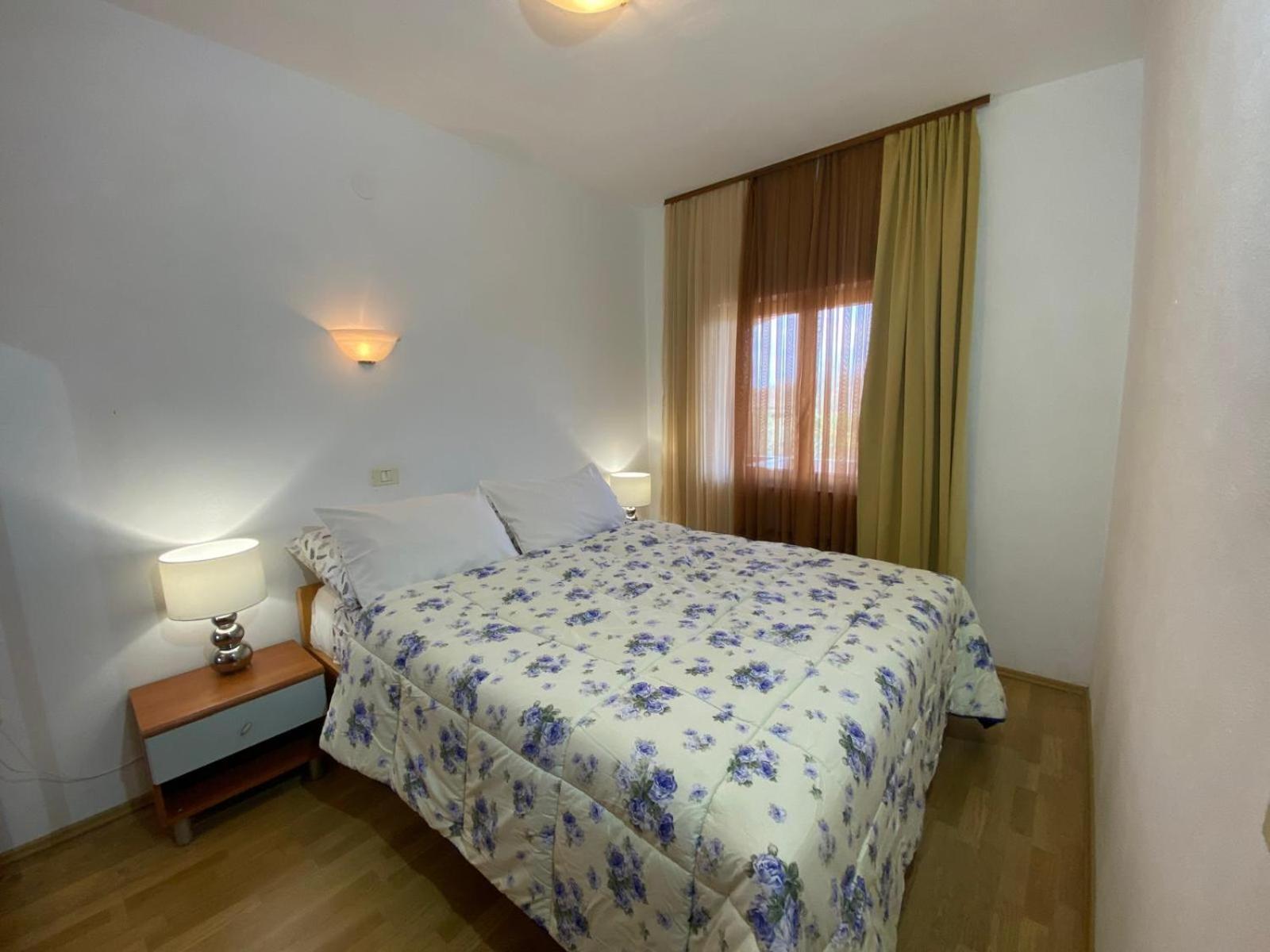 Apartments Aurelia Nova Vas  Exterior photo